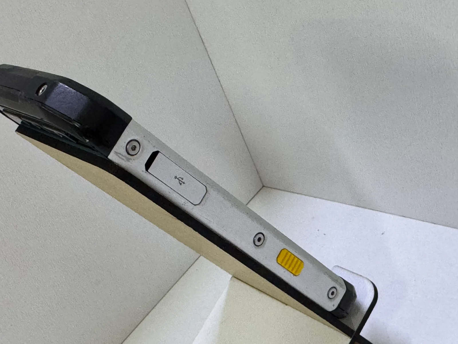 Lcd i kuciste za Cat S40
